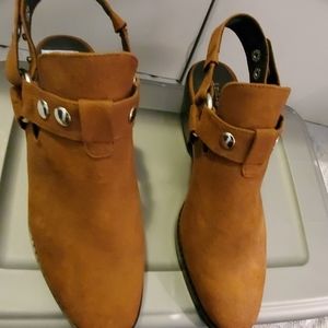 New med brown shoes